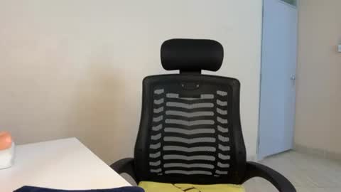 soft_nicole online show from June 25, 8:30 am