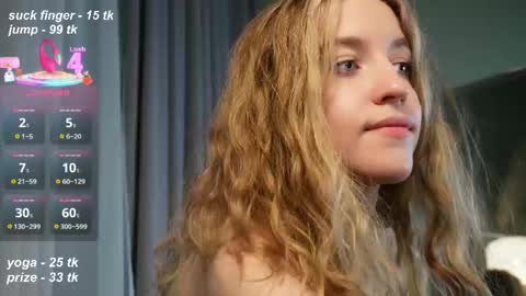 softdreamer_ online show from November 8, 4:21 pm