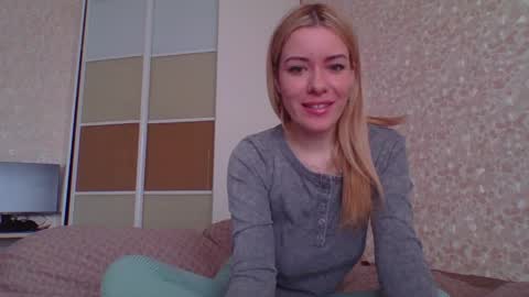 softy_aura online show from April 11, 7:45 am