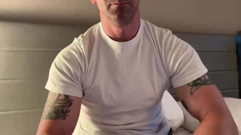 Some guy00 online show from April 14, 12:14 am