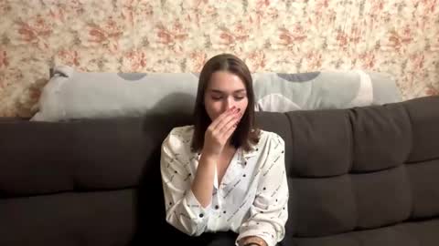 Snapshot of somerfrieler chatting on September 26, 3:09 pm Hello My name is Jane  im new model here and little but shy but curious. online show from September 26, 3:09 pm