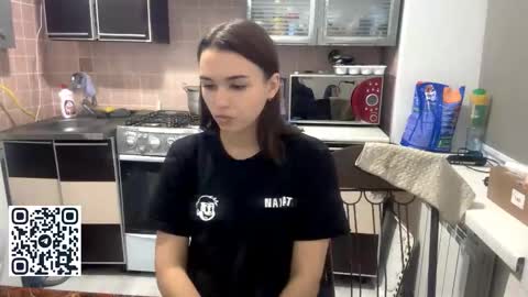 Hello My name is Jane  im new model here and little but shy but curious. online show from November 5, 5:04 pm