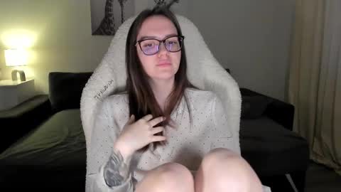 Snapshot of sonia_moon_ chatting on March 3, 4:36 am sonia_moon_ online show from March 3, 4:36 am