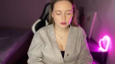 OksiFels online show from March 4, 7:11 pm