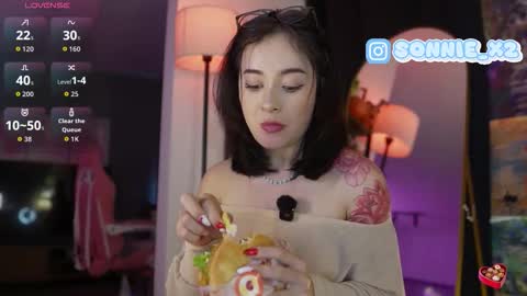 Sonnie online show from November 17, 4:53 pm