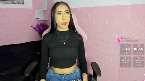 SOPHI online show from August 1, 1:56 pm