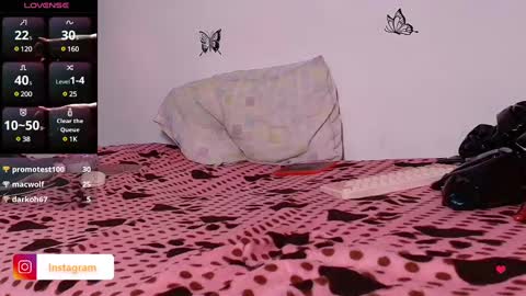 Snapshot of sophi_tay chatting on March 10, 4:38 am Sophi Tay online show from March 10, 4:38 am