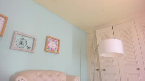 sophia_duarte_ online show from June 1, 11:44 am