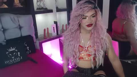 Snapshot of sophia_hott01 chatting on September 25, 12:23 pm sophia_hott01 online show from September 25, 12:23 pm