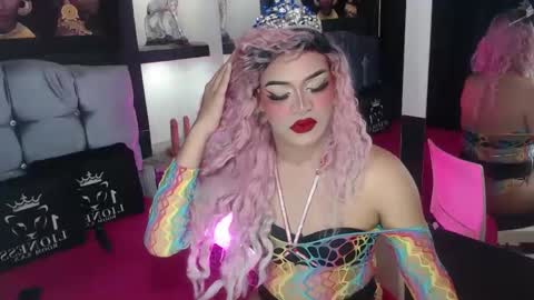 Snapshot of sophia_hott01 chatting on September 24, 12:12 pm sophia_hott01 online show from September 24, 12:12 pm
