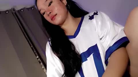 sophia_walker18 online show from April 18, 11:34 am