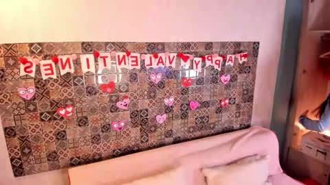 Snapshot of sophia_wilsonn_ chatting on February 17, 5:23 pm Sofi online show from February 17, 5:23 pm