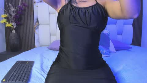 sophiaa10 online show from April 10, 7:18 pm