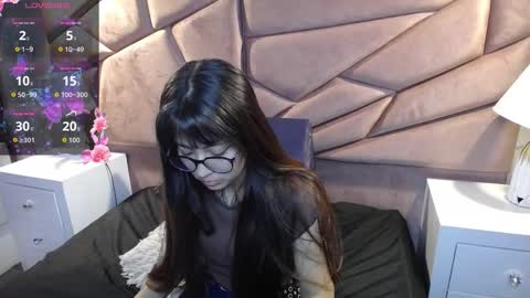 Snapshot of sophiaa_7 chatting on September 29, 3:33 pm Sophi online show from September 29, 3:33 pm