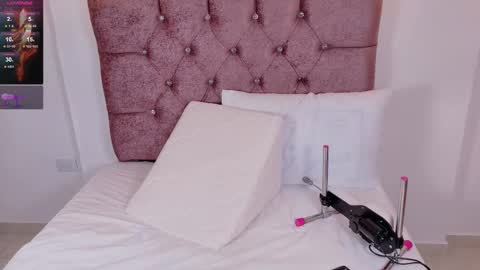 Sophia online show from November 9, 1:25 pm