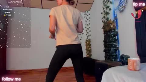 sophiamiller6 online show from April 19, 7:38 pm