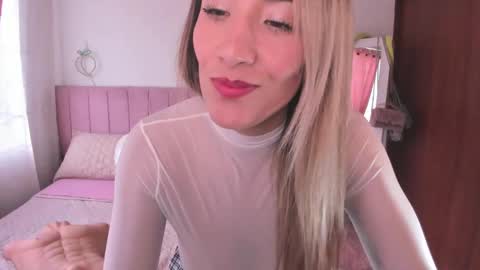 Snapshot of sophiaparker_ chatting on February 26, 5:42 pm online show from February 26, 5:42 pm