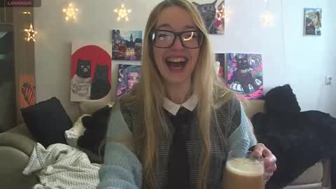 SophiaSonata online show from February 24, 10:29 am