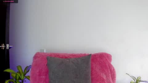  Sophie  online show from December 18, 7:52 pm