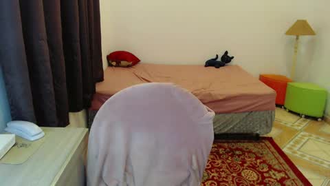 Sophie Fantasys online show from May 12, 5:33 pm