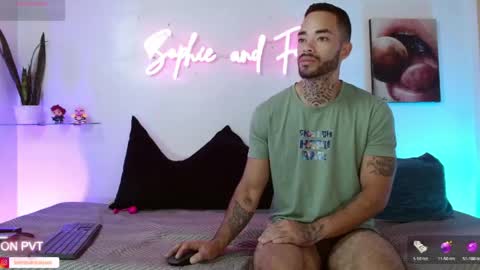 SOPHIE - FOXX online show from May 13, 12:04 pm