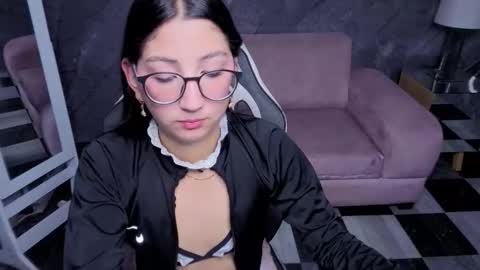 sophie_jones_b online show from February 24, 12:52 pm