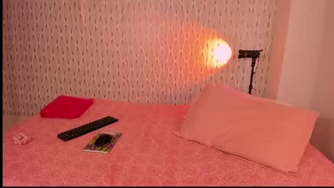 Sophie or Sof online show from February 7, 6:13 pm