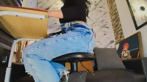 Sophie online show from April 17, 1:35 pm