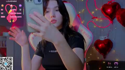 sophie_nomenal_ online show from February 11, 7:01 am