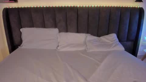 sophie_smith19 online show from December 19, 2:56 pm