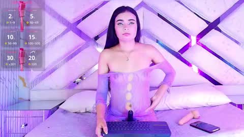 Sophie  online show from May 17, 3:05 am