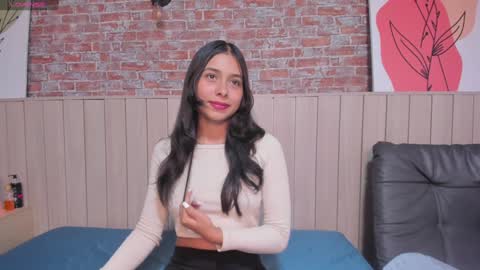 Sophie online show from February 5, 3:52 pm