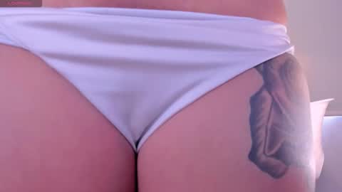 Snapshot of sophiebrownx_ chatting on October 9, 4:56 pm Sophie online show from October 9, 4:56 pm
