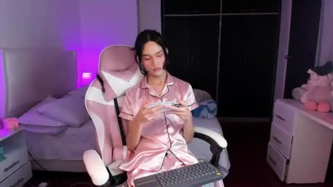    online show from July 2, 3:23 am
