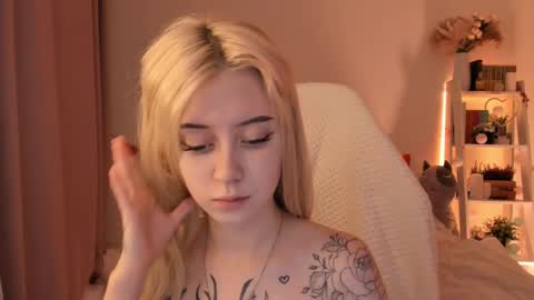 Sophie  online show from March 4, 4:17 am