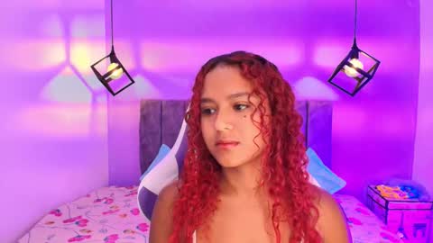 Snapshot of sophiee_velvet chatting on September 24, 12:45 pm online show from September 24, 12:45 pm
