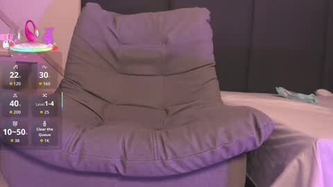 sophieharris__ online show from October 17, 10:03 pm