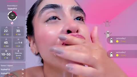 sophierooy online show from December 2, 7:45 pm