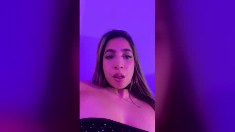 sophiexx__ online show from April 29, 4:06 am