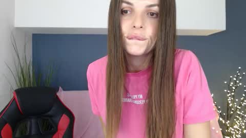 sophiiastarr online show from September 26, 7:16 am