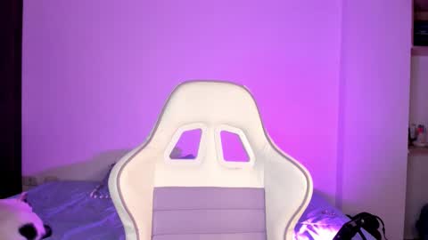 Snapshot of sophiiewilliams chatting on February 27, 6:13 am Sophiie Williams online show from February 27, 6:13 am