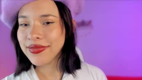 Snapshot of sophiiewilliams chatting on December 19, 10:32 pm Sophiie Williams online show from December 19, 10:32 pm