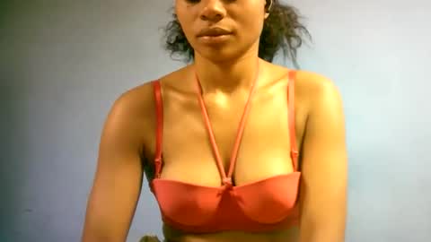 sourayaa online show from April 8, 6:49 am