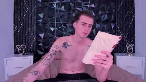 spaceboy_1 online show from February 25, 11:30 pm