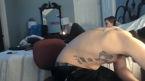 TrndSettrz online show from February 23, 2:29 am