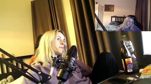 Spacegirl online show from December 24, 4:30 pm