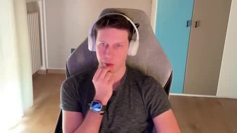 spaduzz online show from April 12, 2:54 pm