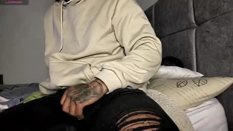 spartan_knight16 online show from October 16, 9:35 pm