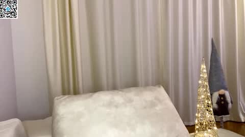 Alex online show from December 2, 8:51 pm