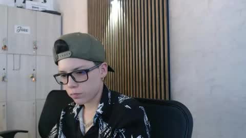 spencerm_ online show from November 16, 10:23 pm